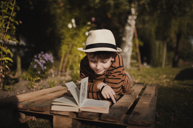 Unlocking Imagination - How Reading Nurtures Creativity in Children
