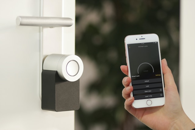 Upgrade Your Home Security: Exploring the Benefits of Electronic Door Lock Services